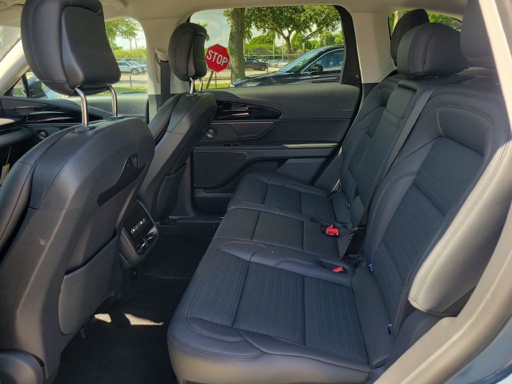 New 2026 Lincoln Nautilus Reserve w/ Jet Appearance Package AWD/4WD image 13