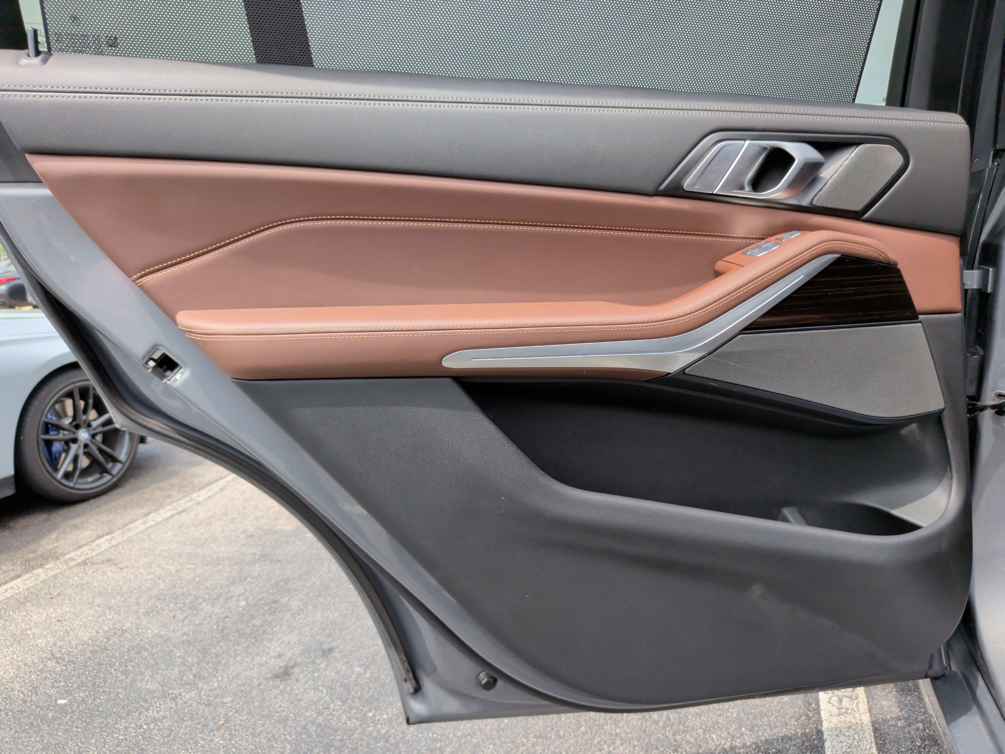 Certified 2024 BMW X7 xDrive40i w/ Executive Package image 37