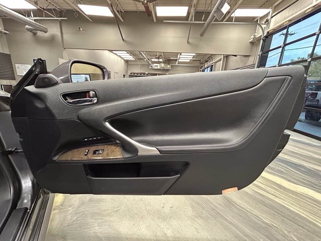 Used 2014 Lexus IS 250C w/ Luxury Package RWD image 39