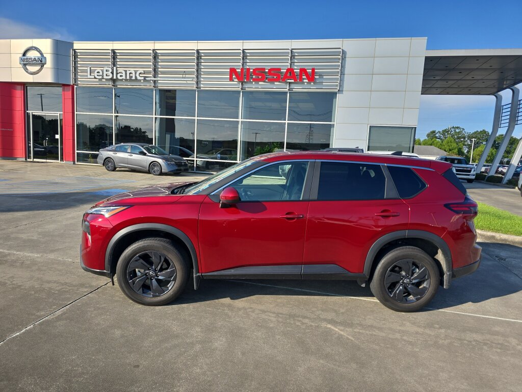 Used 2026 Nissan Rogue SV w/ Cold Weather Package FWD image 3