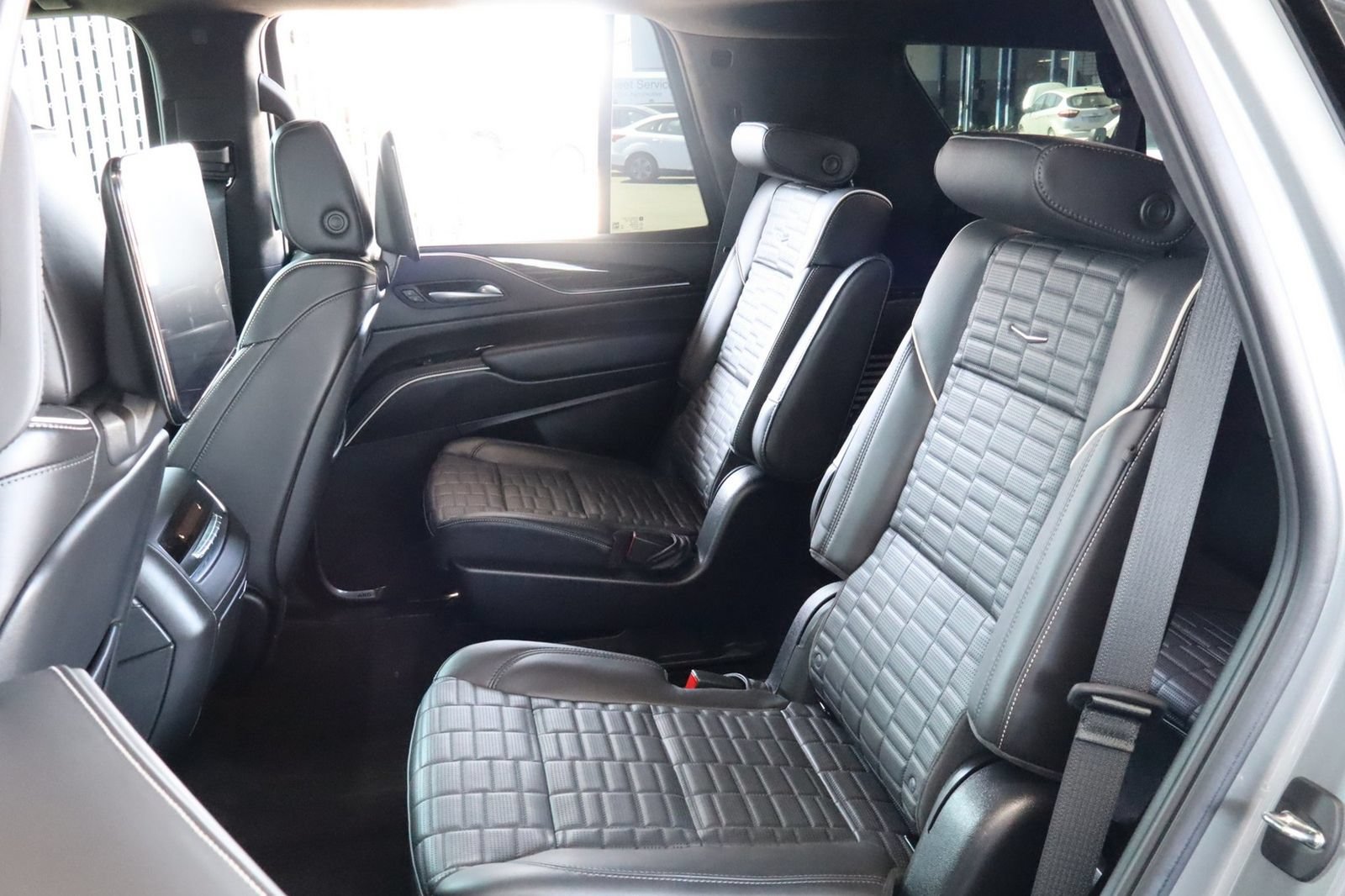 Used 2023 Cadillac Escalade V AWD/4WD image 38