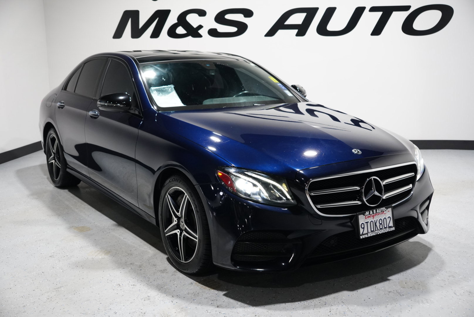 Used 2018 Mercedes-Benz E 300 4MATIC w/ Premium 1 Package image 3