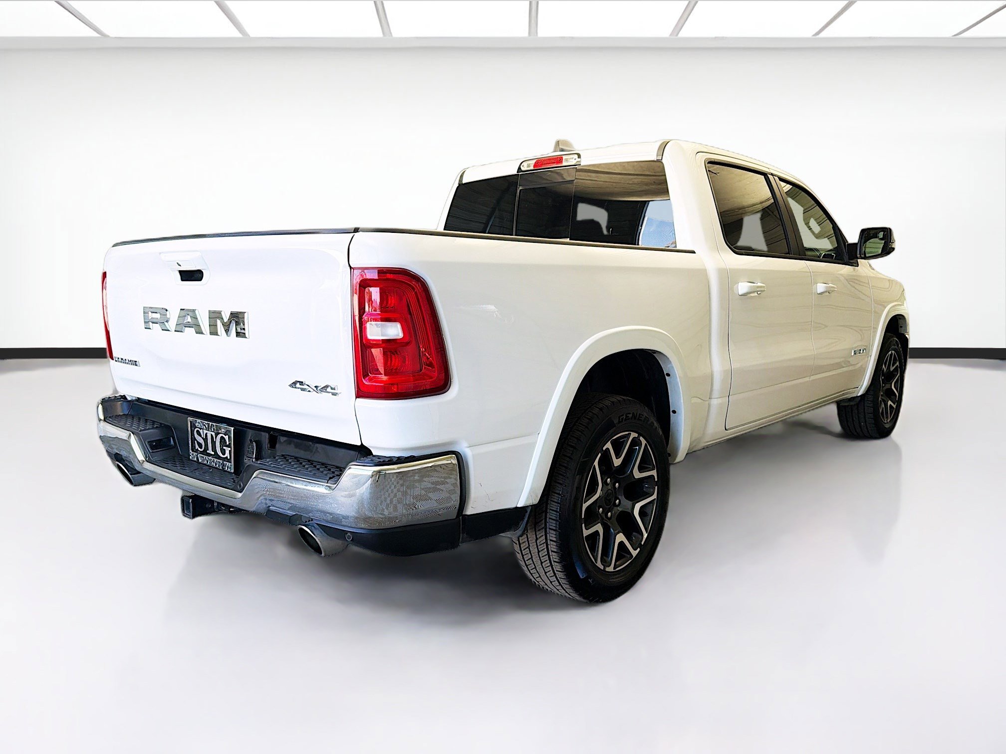 Used 2025 RAM 1500 Laramie image 4