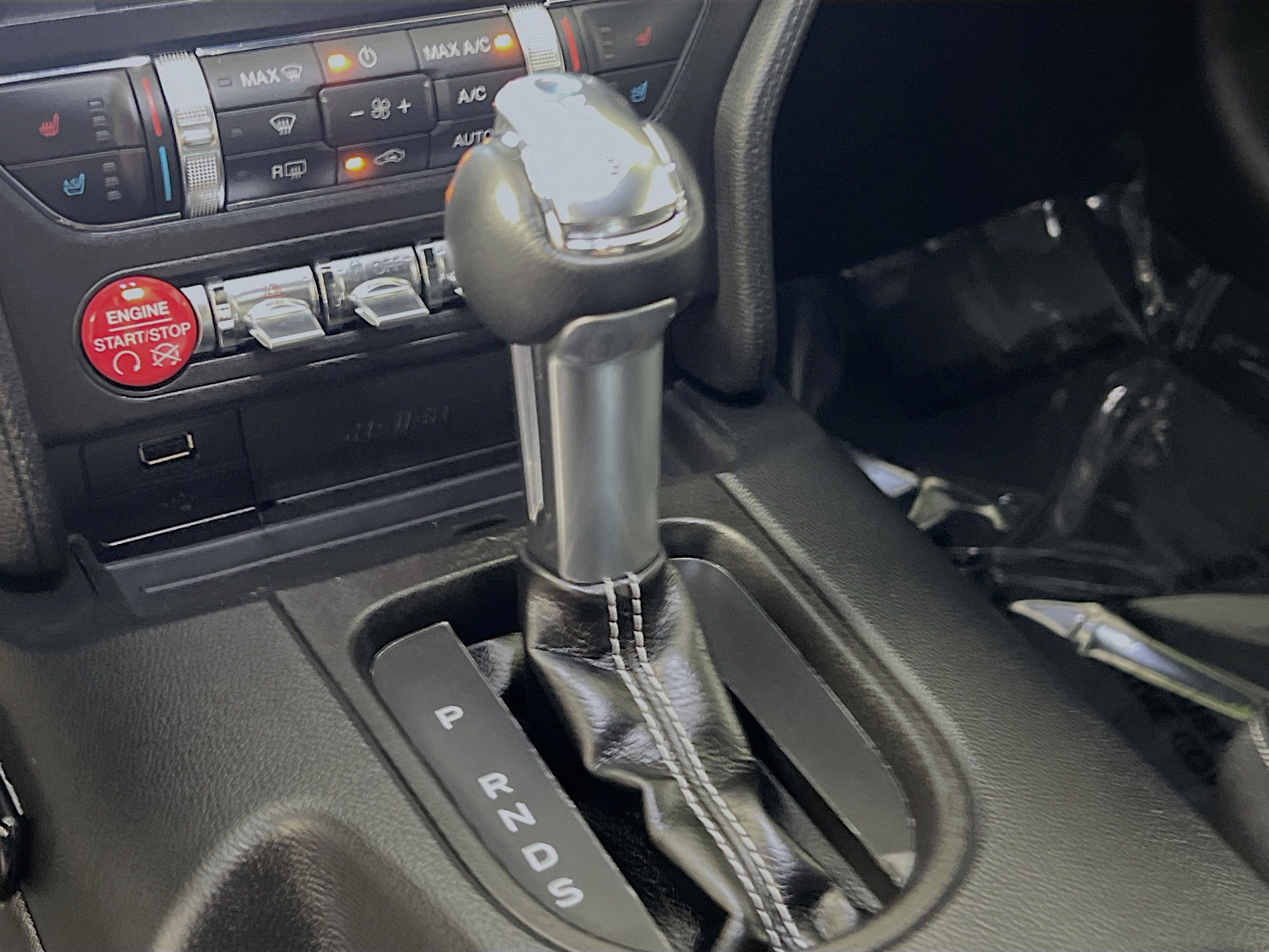 Used 2015 Ford Mustang GT Premium w/ Equipment Group 401A RWD image 24