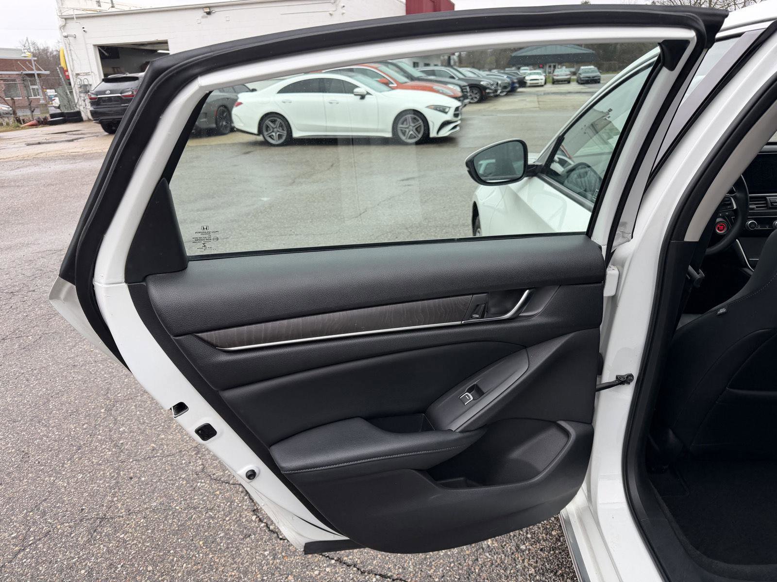 Used 2018 Honda Accord EX-L image 18