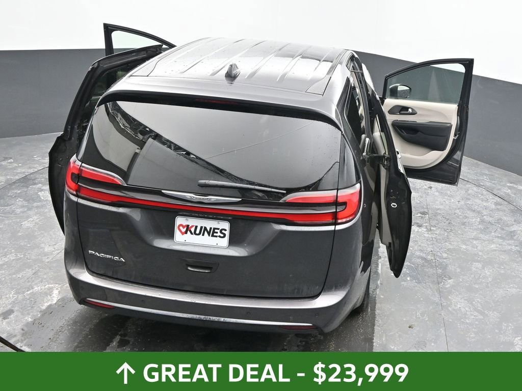 Used 2023 Chrysler Pacifica Touring-L image 64