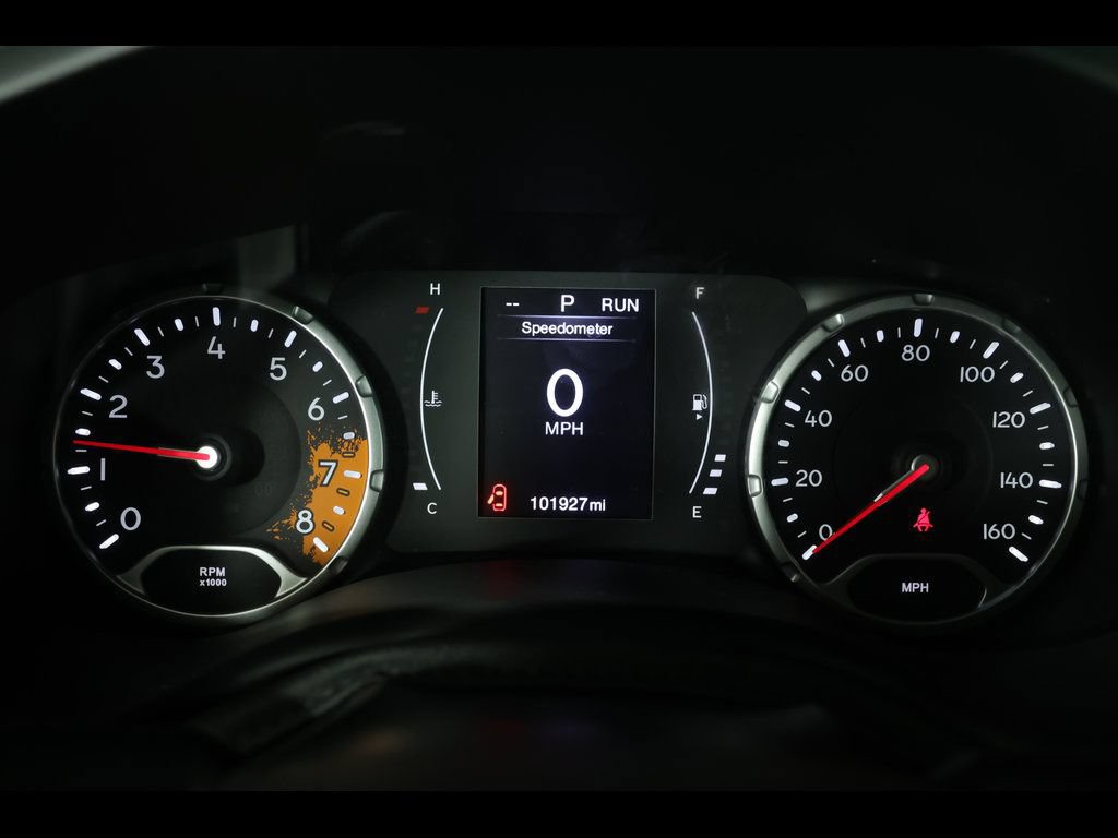 Used 2015 Jeep Renegade Latitude w/ Cold Weather Group FWD image 19