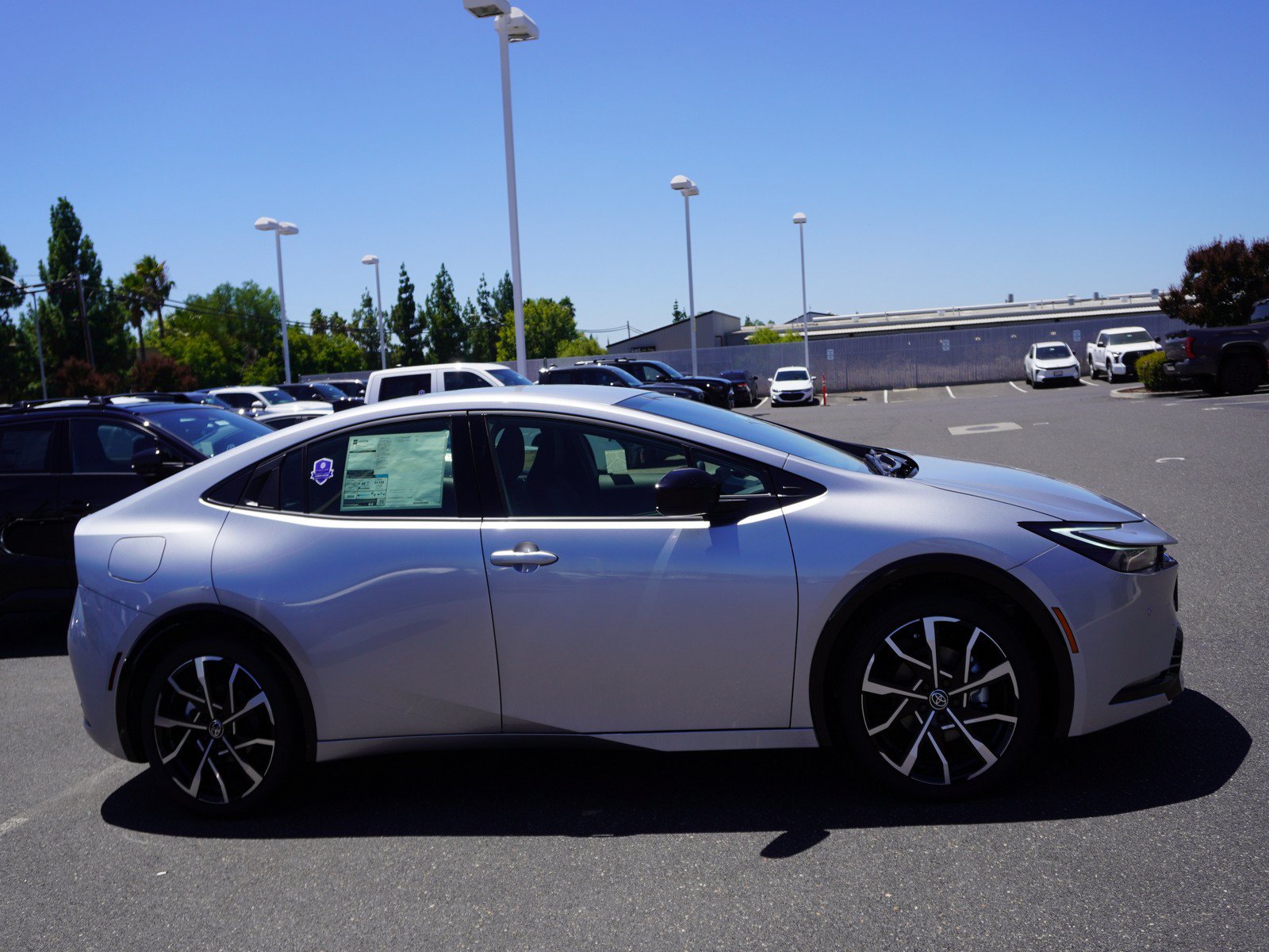 New 2026 Toyota Prius Plug-In Hybrid FWD image 4