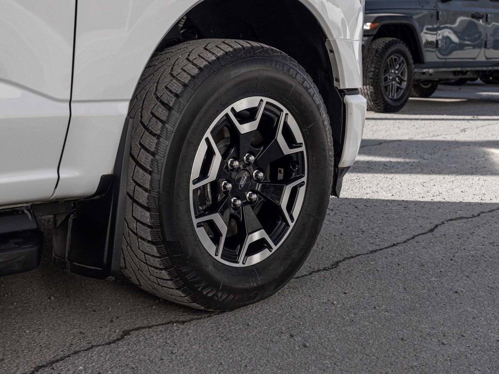 Used 2023 Ford F150 Lightning Lariat image 10