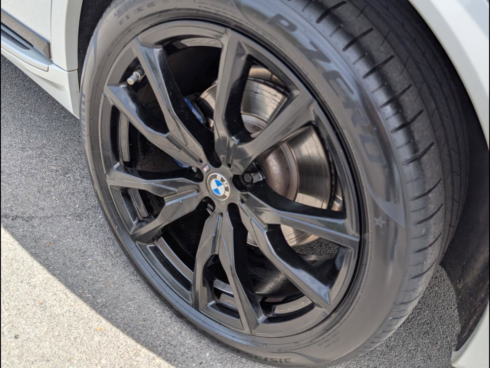 Used 2024 BMW X7 xDrive40i w/ Executive Package image 21