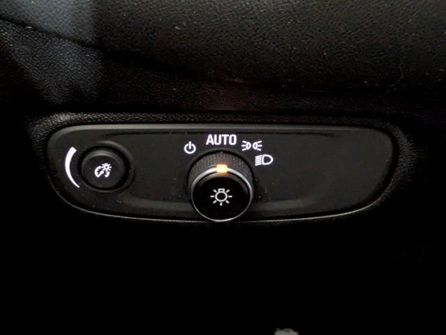 Used 2018 Chevrolet Equinox LS FWD image 24
