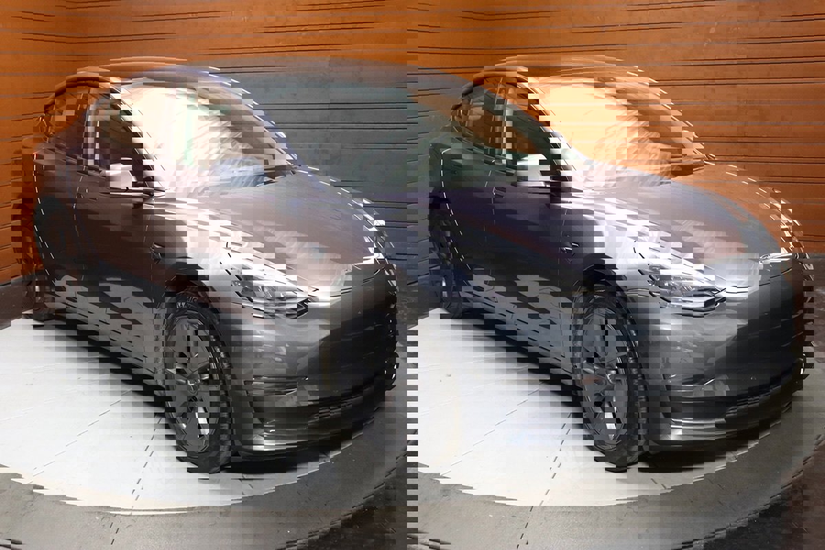 Used 2023 Tesla Model 3 Standard Range image 29