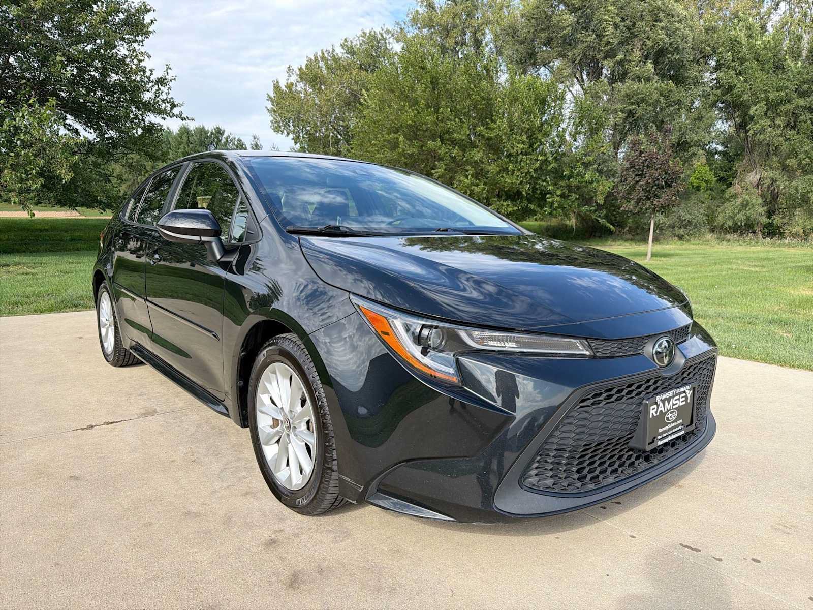 Used 2020 Toyota Corolla LE w/ LE Convenience Package FWD image 8