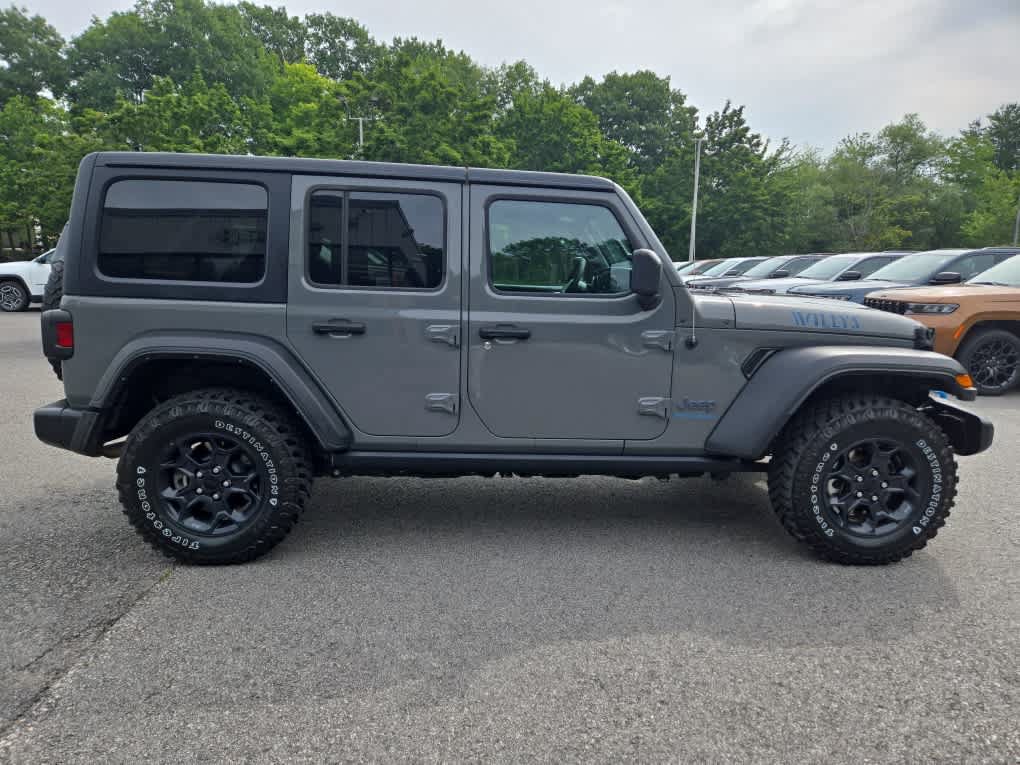 Used 2023 Jeep Wrangler Unlimited w/ Convenience Group AWD/4WD image 3