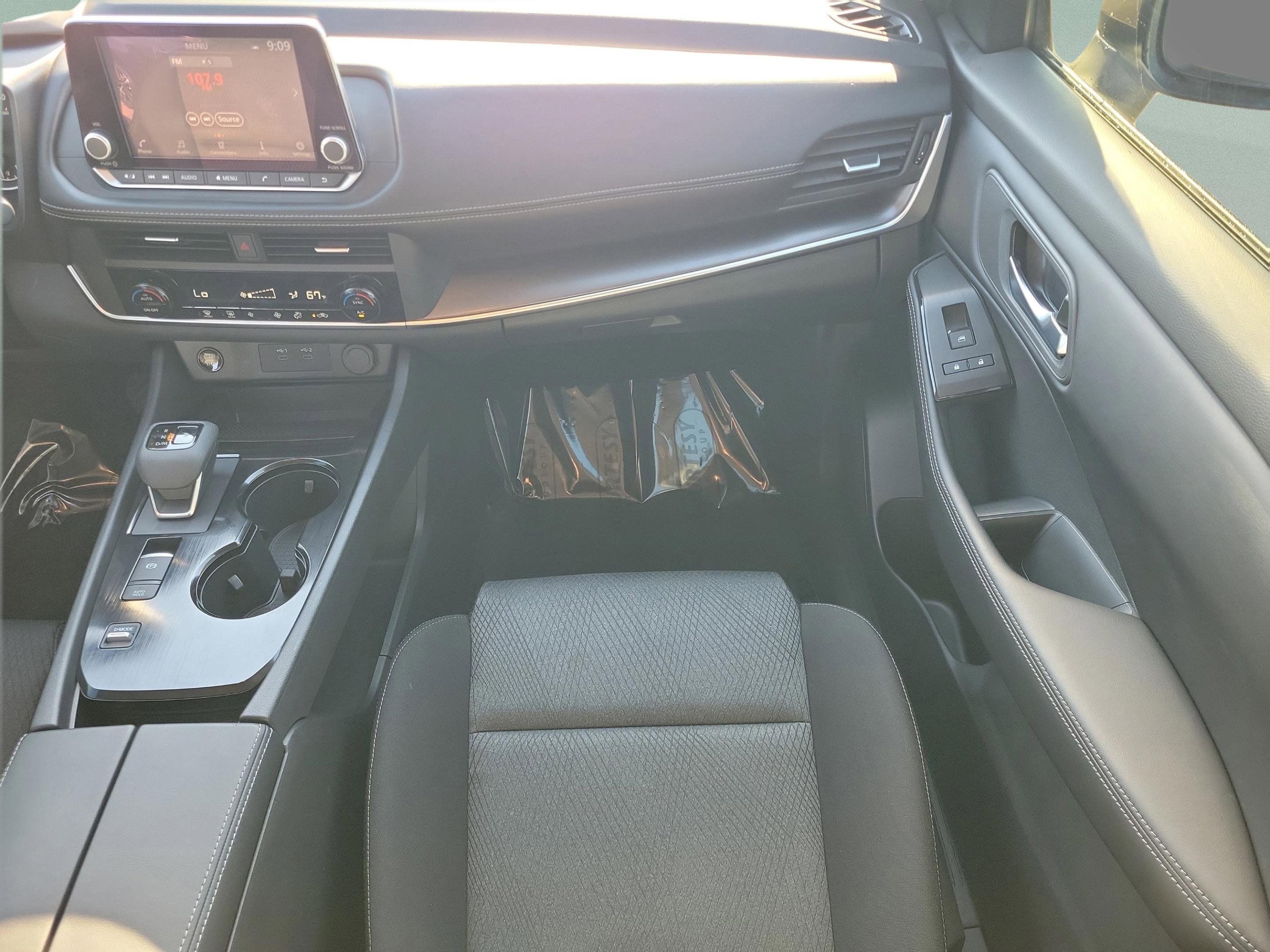 Certified 2024 Nissan Rogue SV image 14