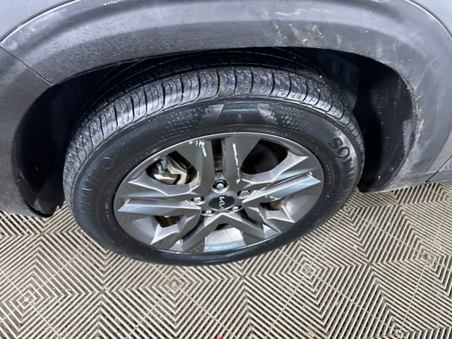 Used 2023 Kia Seltos LX image 10