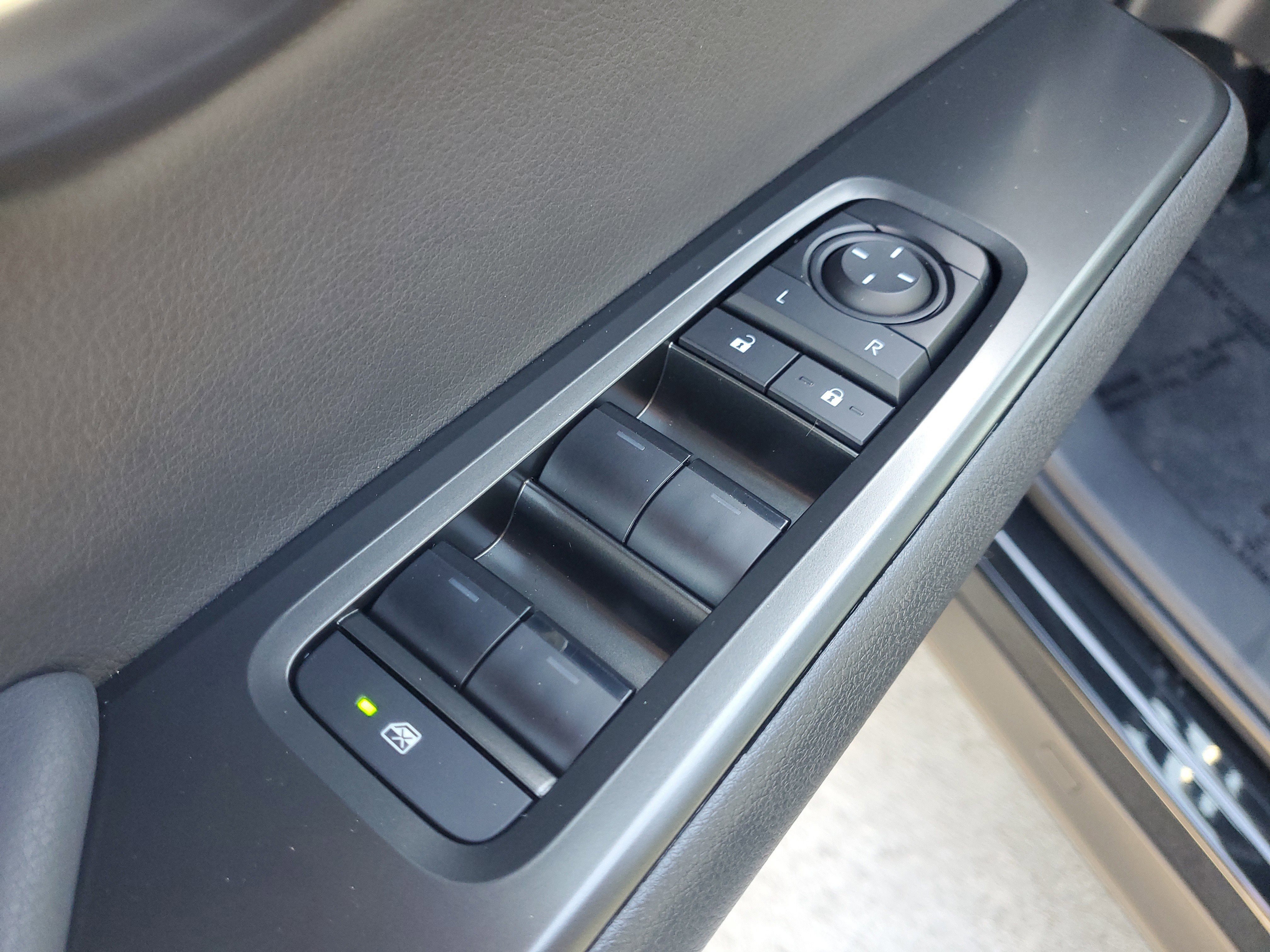 Used 2025 Lexus UX 300h FWD w/ Accessory Package (Z1) image 24