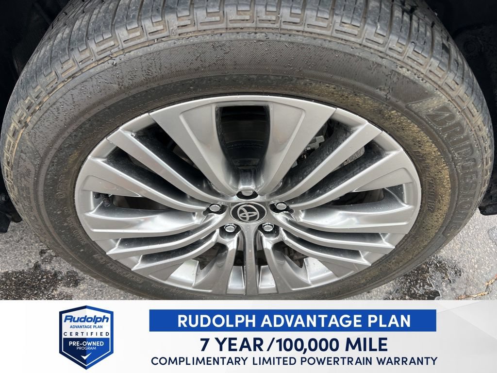Used 2024 Toyota Venza AWD/4WD image 27