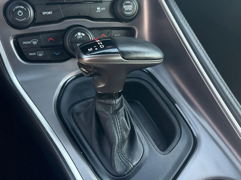 Used 2019 Dodge Challenger SXT image 18