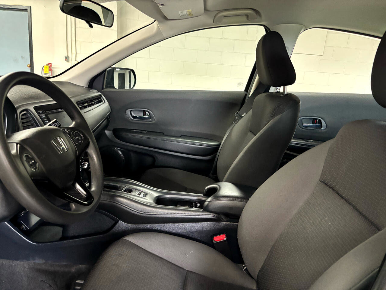 Used 2022 Honda HR-V LX image 10