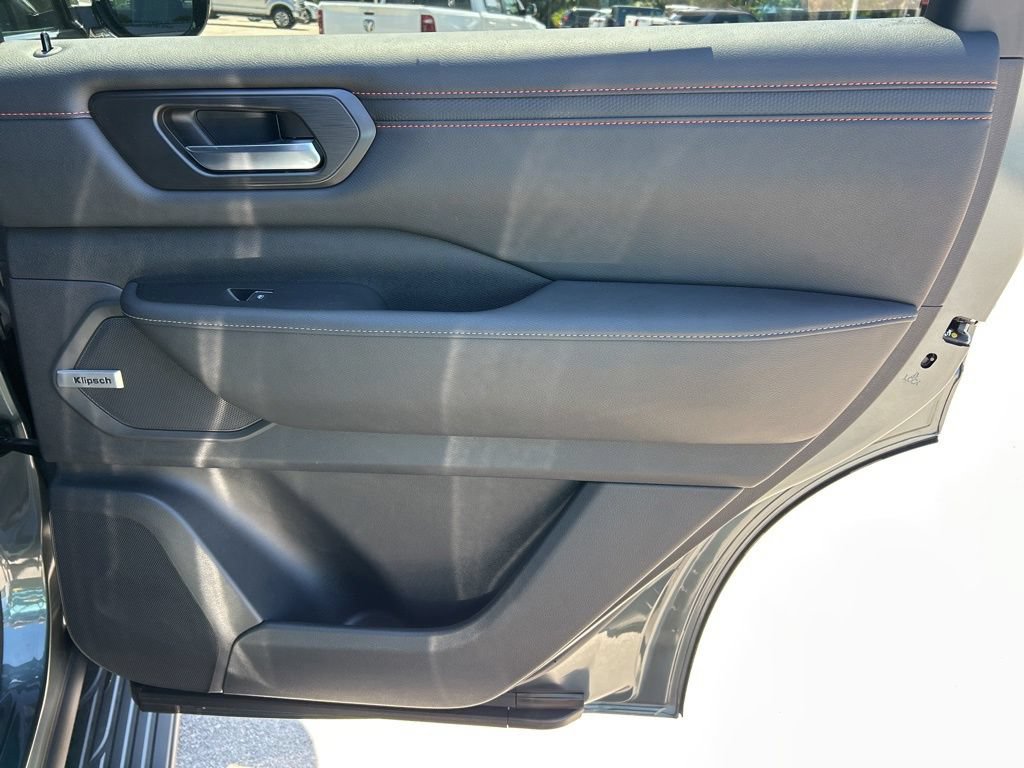 Certified 2025 Nissan Armada PRO-4X AWD/4WD image 30