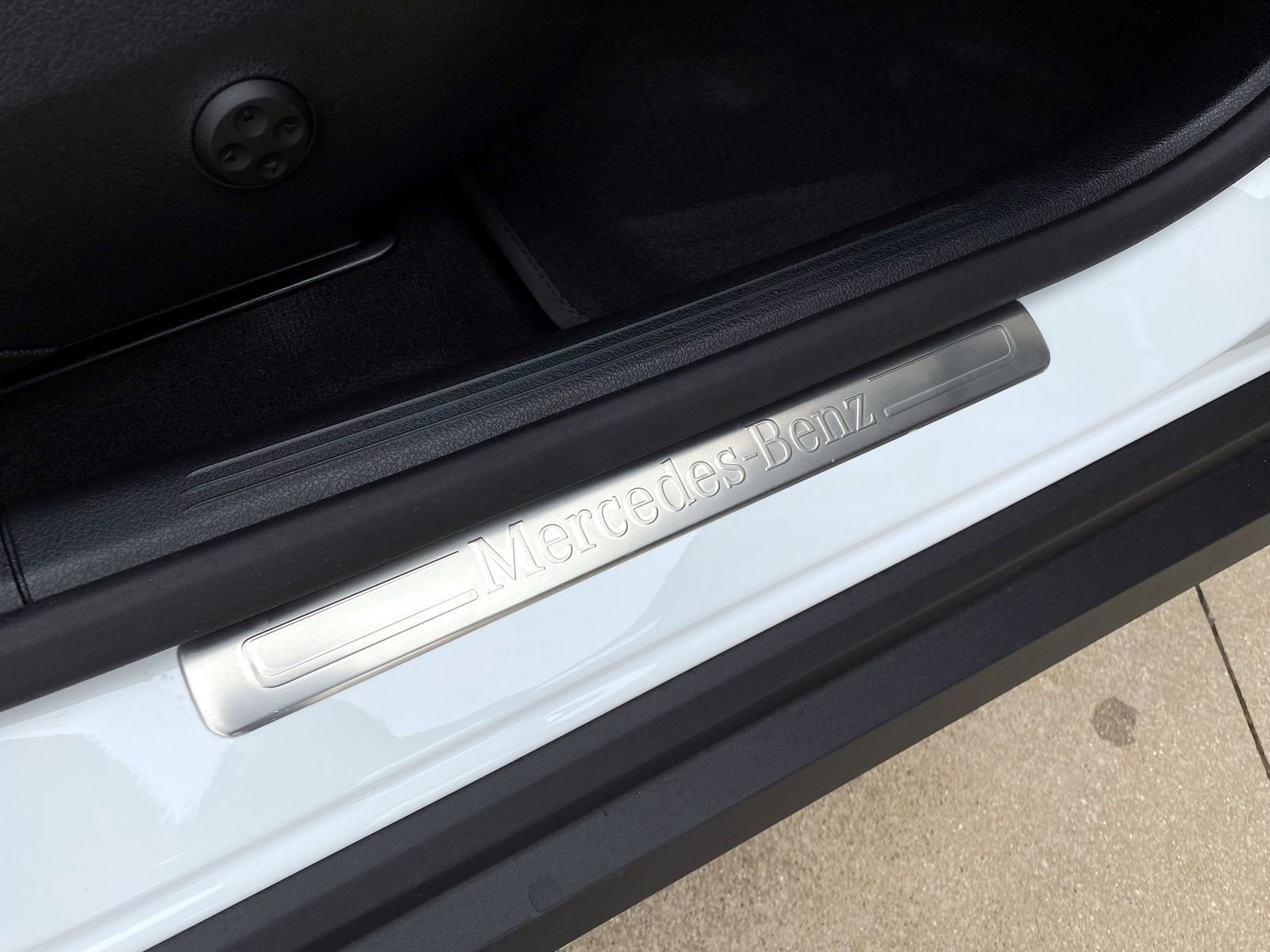 Used 2025 Mercedes-Benz GLC 300 image 14