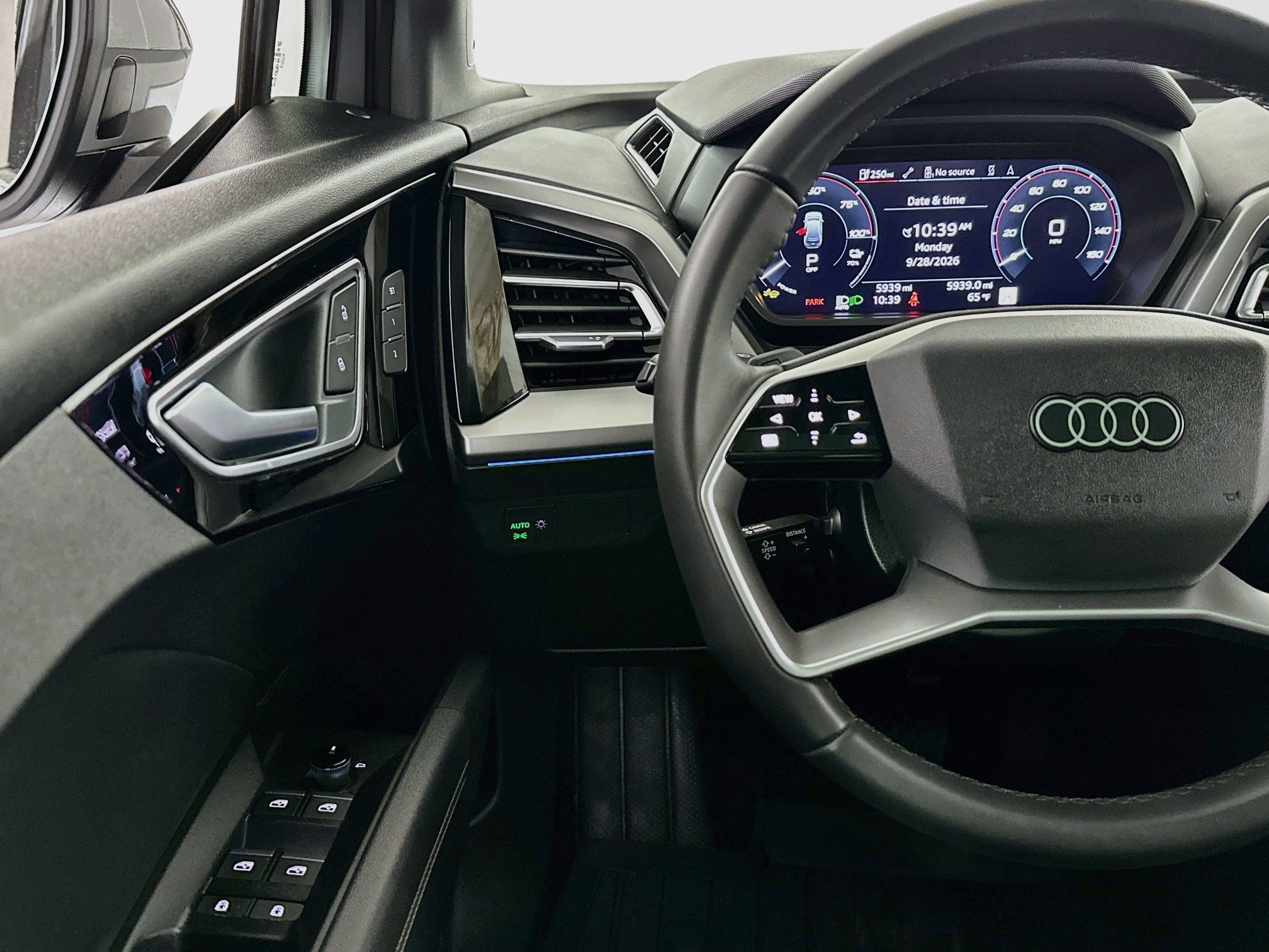 Used 2025 Audi Q4 e-tron Premium Plus w/ Premium Plus RWD image 10