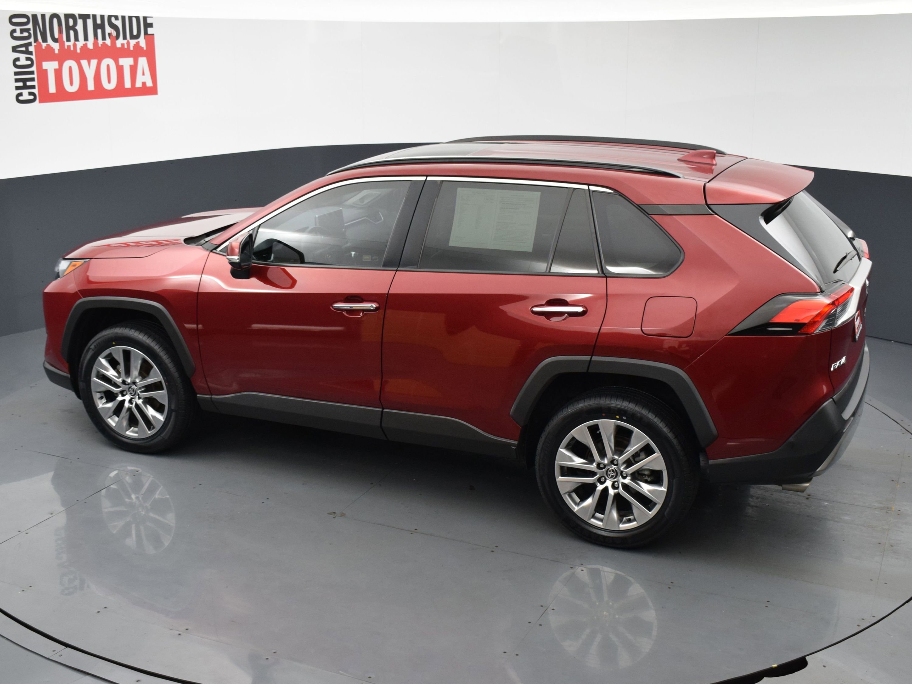Used 2022 Toyota RAV4 Limited AWD/4WD image 28