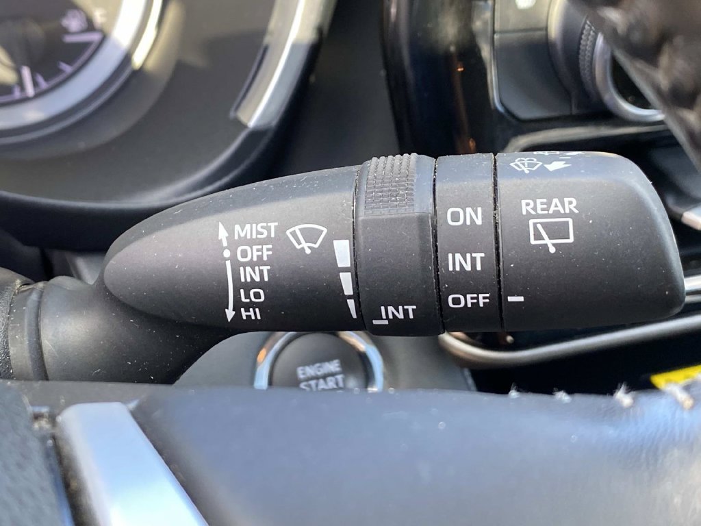 Used 2023 Toyota Highlander XLE AWD/4WD image 22