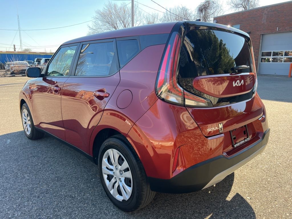 Certified 2023 Kia Soul LX image 3