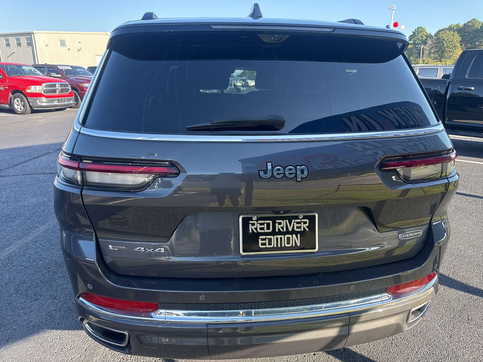 Used 2022 Jeep Grand Cherokee L Overland w/ Luxury Tech Group IV AWD/4WD image 5