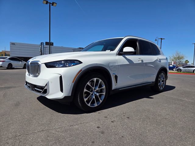 Used 2025 BMW X5 xDrive50e w/ Climate Comfort Package image 2