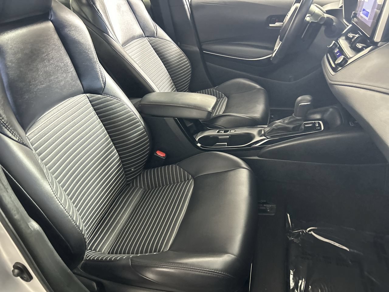 Used 2024 Toyota Corolla XSE FWD image 27