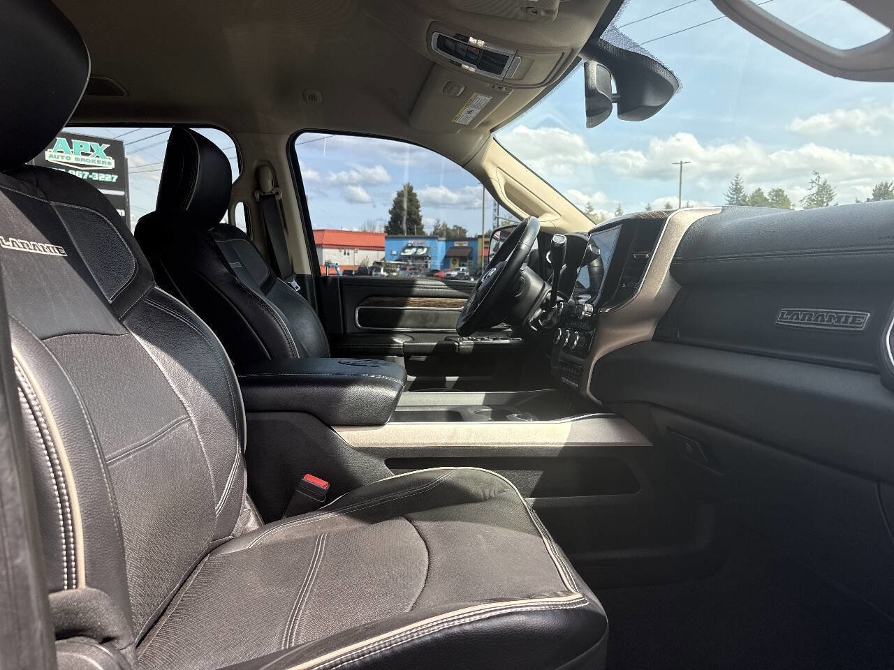 Used 2021 RAM 3500 Laramie AWD/4WD image 17