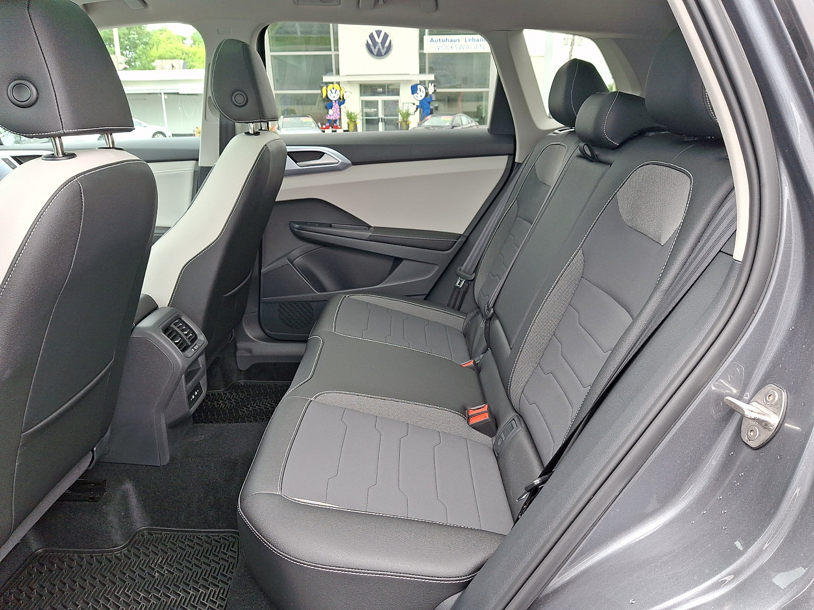 New 2026 Volkswagen Taos SE AWD/4WD image 6