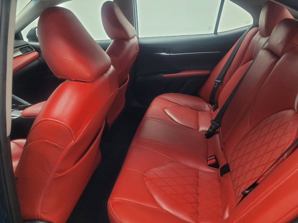 Used 2019 Toyota Camry SE image 18