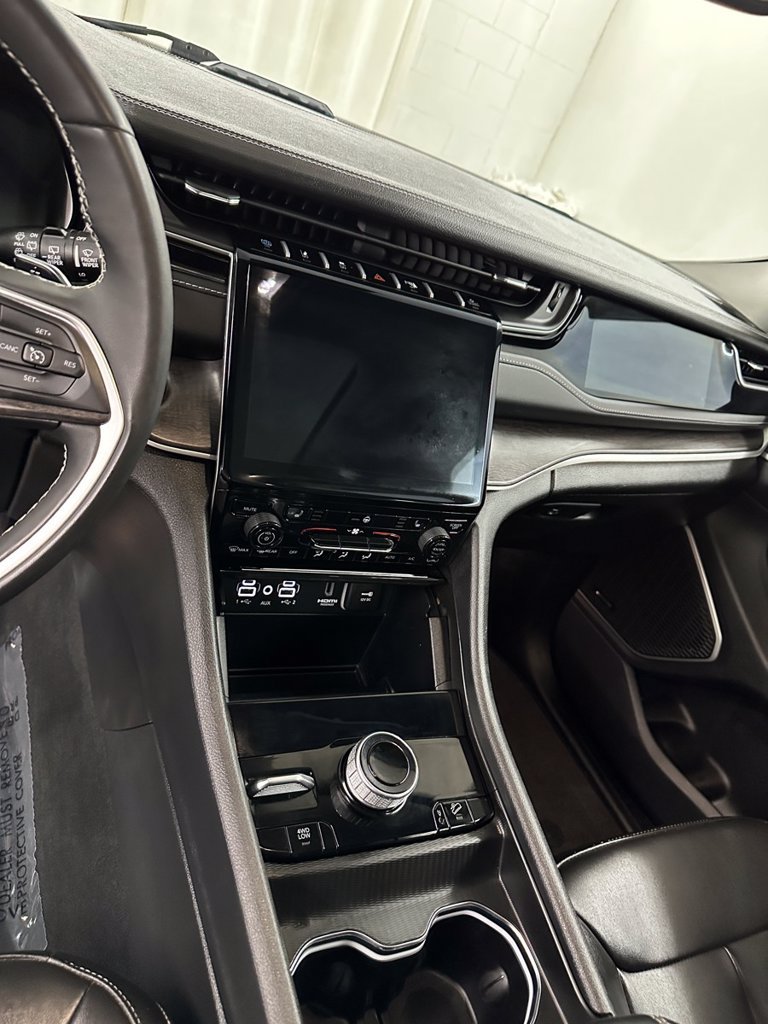 Used 2024 Jeep Grand Cherokee Limited 4xe AWD/4WD image 17