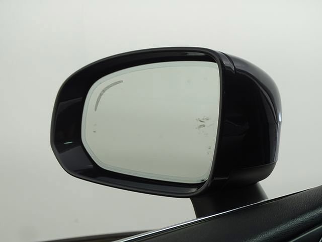 Used 2023 Volvo XC60 B5 Plus image 45