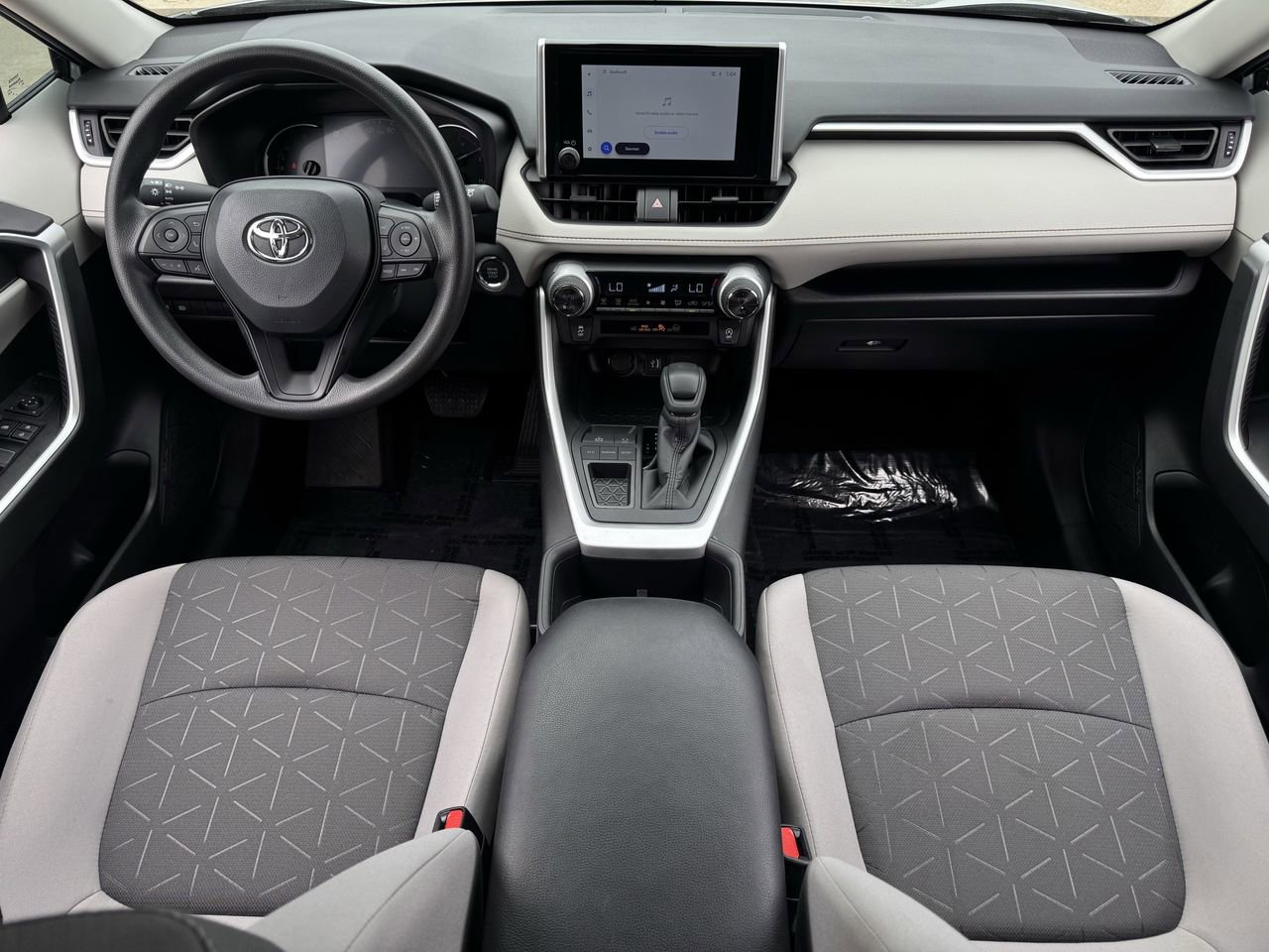 Used 2025 Toyota RAV4 XLE w/ Convenience Package FWD image 10