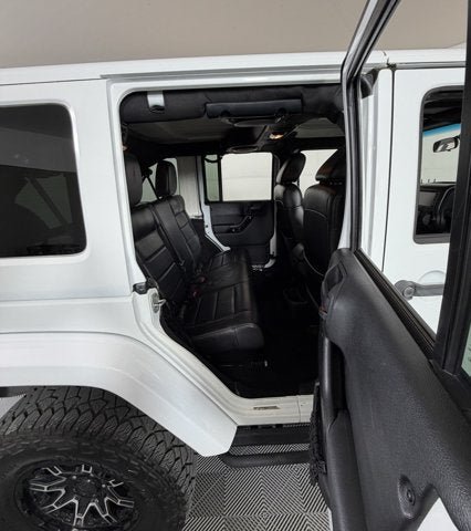 Used 2012 Jeep Wrangler Unlimited Sahara AWD/4WD image 6
