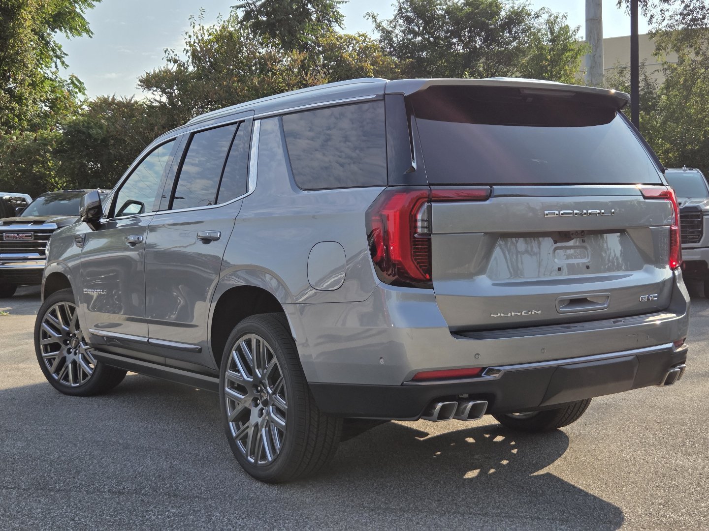 New 2026 GMC Yukon Denali Ultimate w/ LPO, Floor Liner Package AWD/4WD image 18