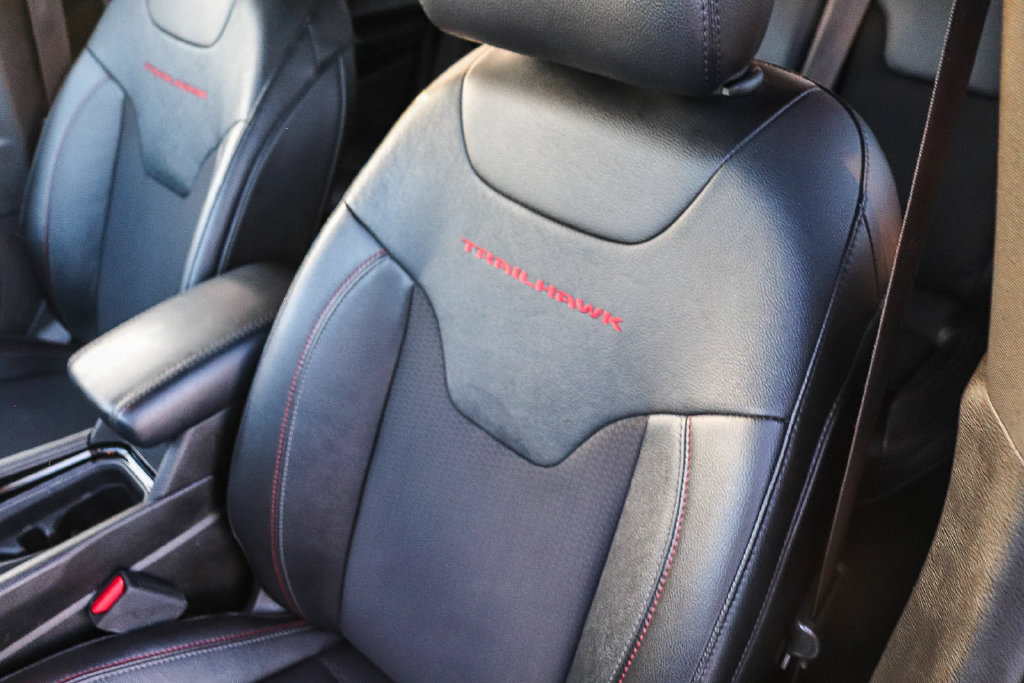 Used 2023 Jeep Compass Trailhawk AWD/4WD image 27