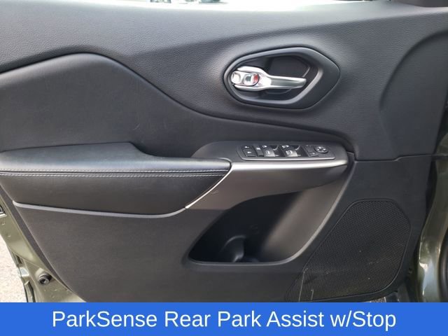 Used 2019 Jeep Cherokee Latitude Plus w/ Cold Weather Group image 17