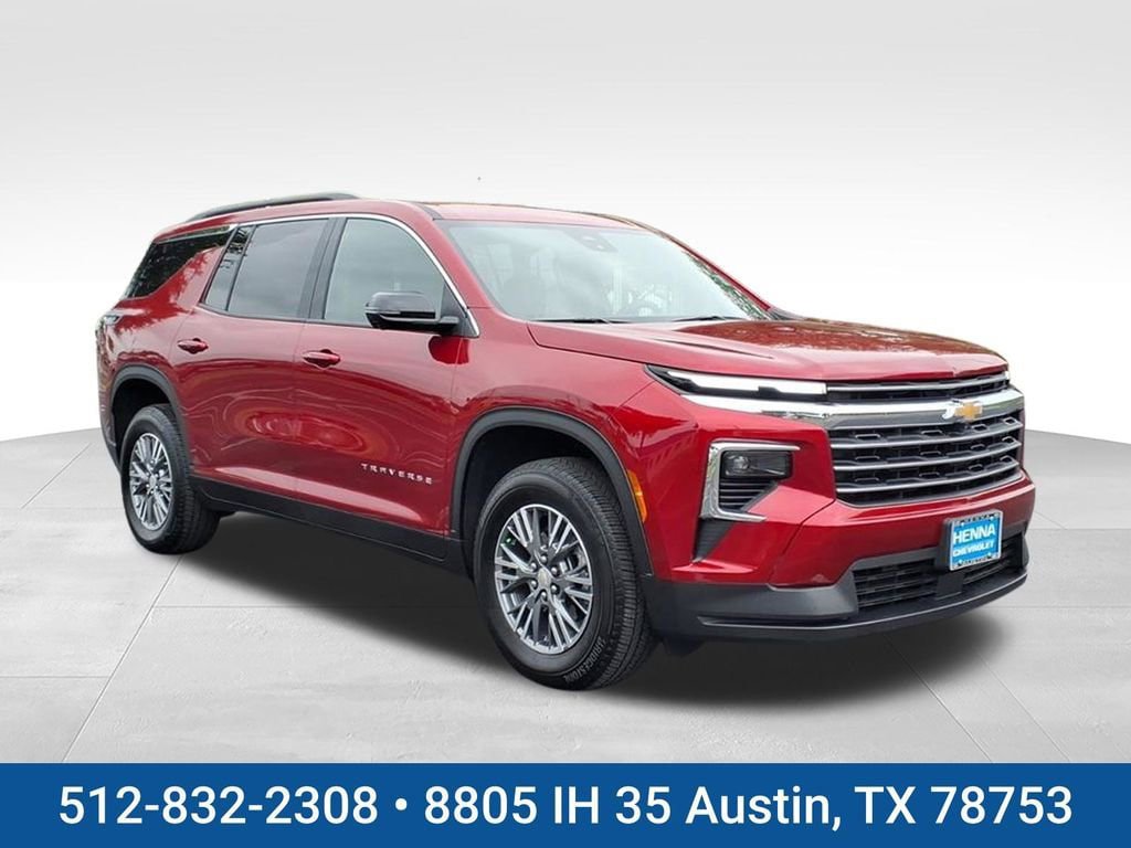 Used 2025 Chevrolet Traverse LT w/ Driver Confidence Package FWD image 1
