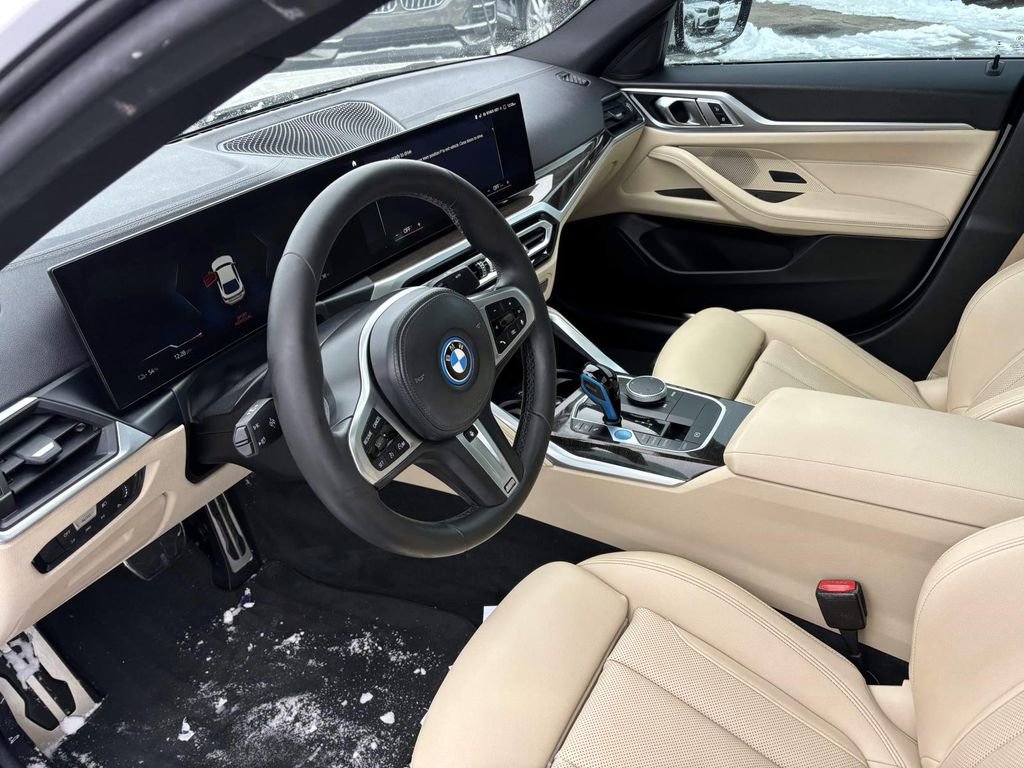 Certified 2022 BMW i4 eDrive40 w/ M Sport Package image 26