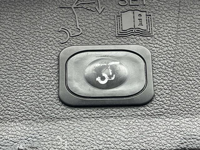 Used 2018 Ford Escape SEL FWD image 12