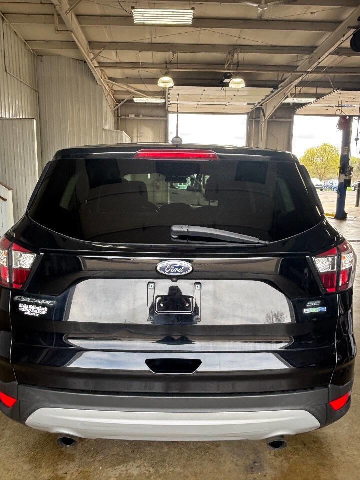 Used 2017 Ford Escape SE AWD/4WD image 6