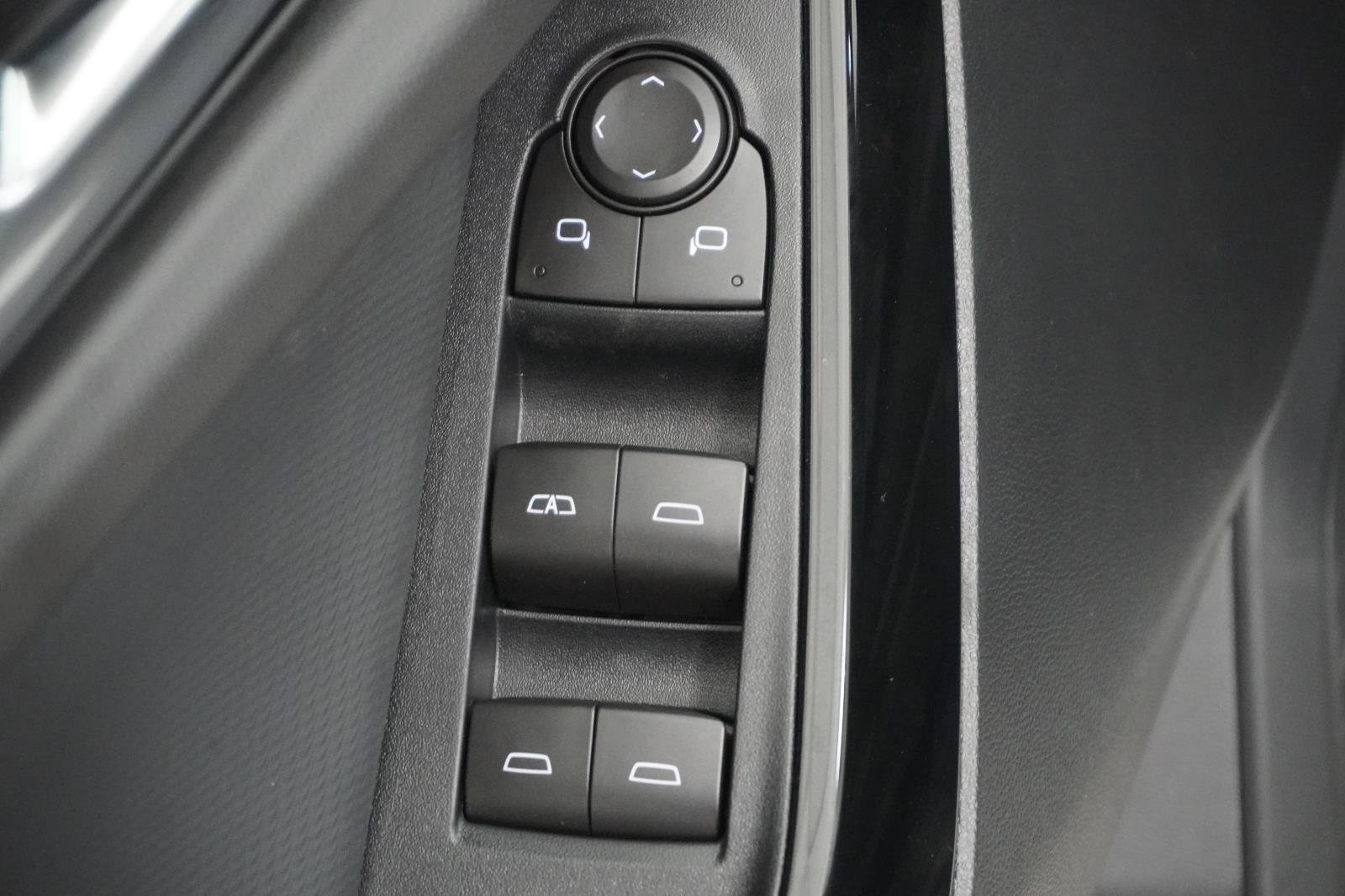 New 2026 Chevrolet Equinox LT image 13