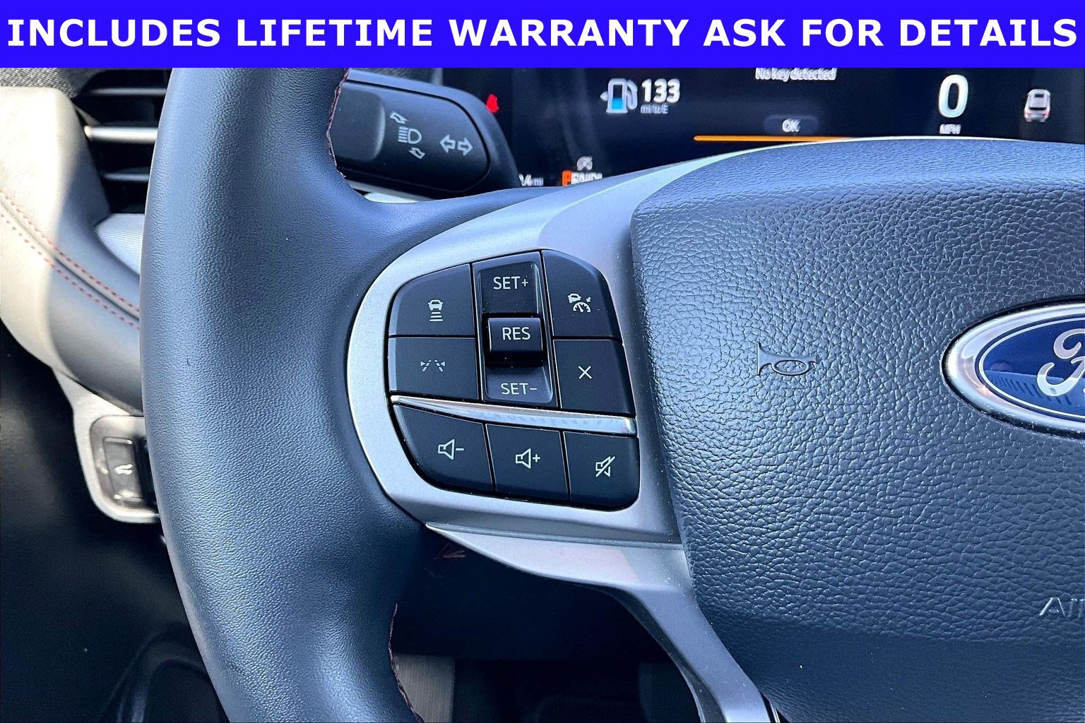 Used 2025 Ford Explorer Active RWD image 15