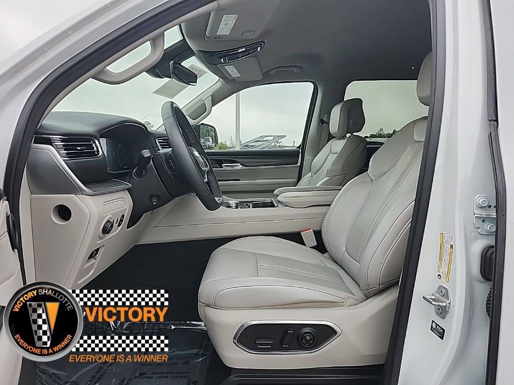 Used 2023 Jeep Wagoneer Series III w/ Preferred Equipment Group image 27